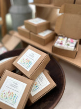 Load image into Gallery viewer, Spring Flower Melts - Limited Edition
